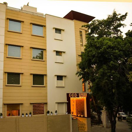 One Earth Gg Regency Hotel Amritsar Exterior photo