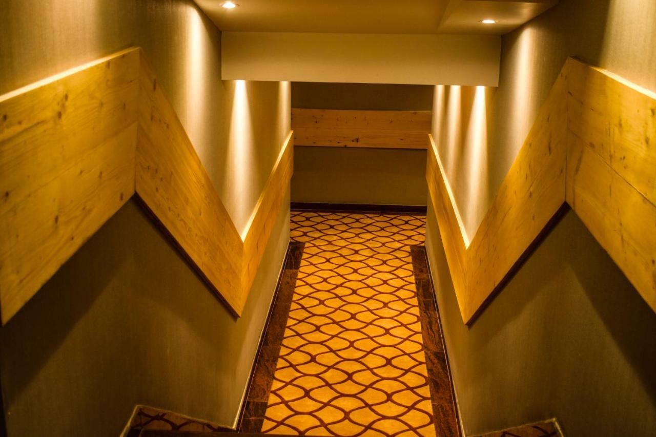 One Earth Gg Regency Hotel Amritsar Exterior photo